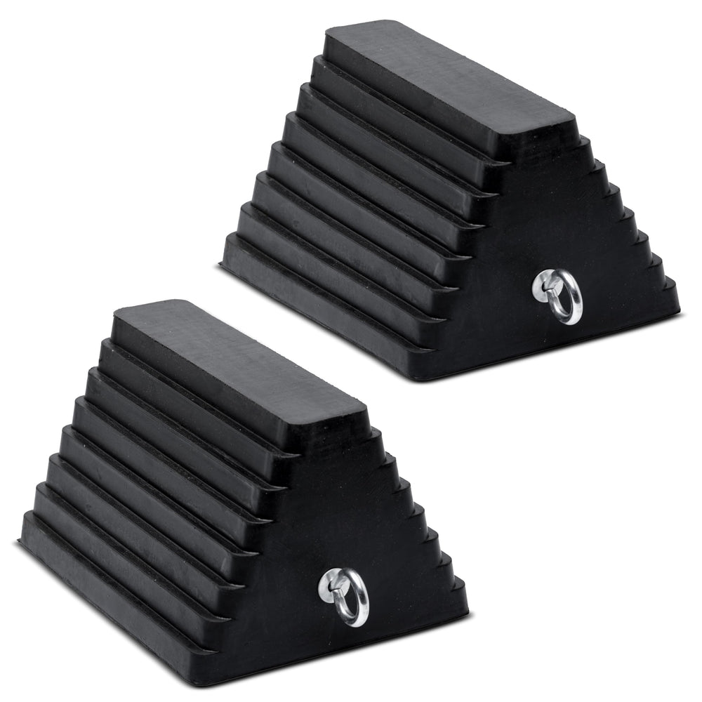 Vergo XL wheel chock 2-pack, heavy-duty molded rubber for trucks.