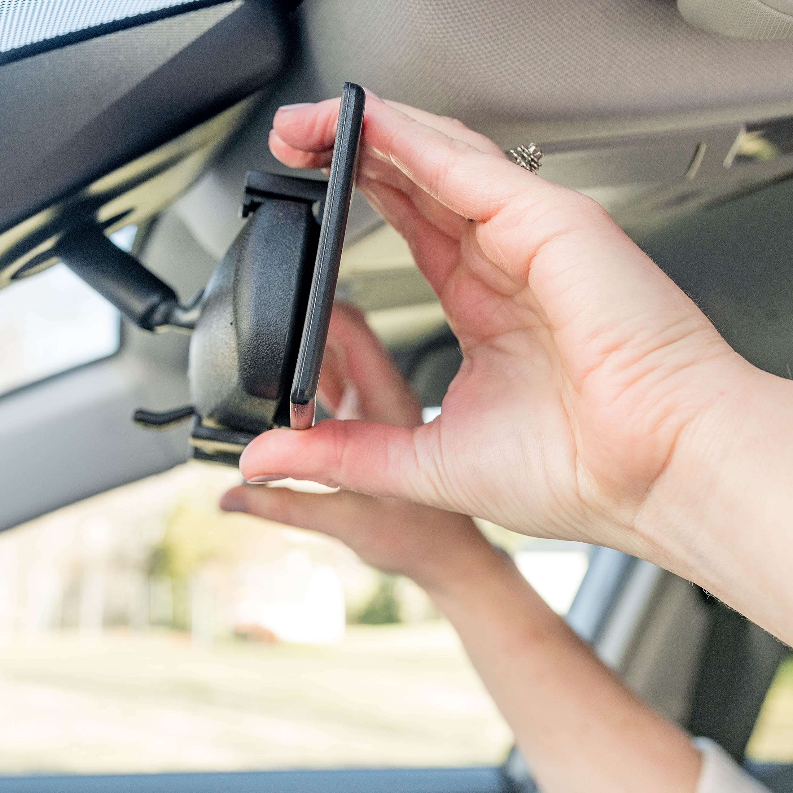 Universal compatibility of the Verivue mirror fits most cars, SUVs, and trucks.
