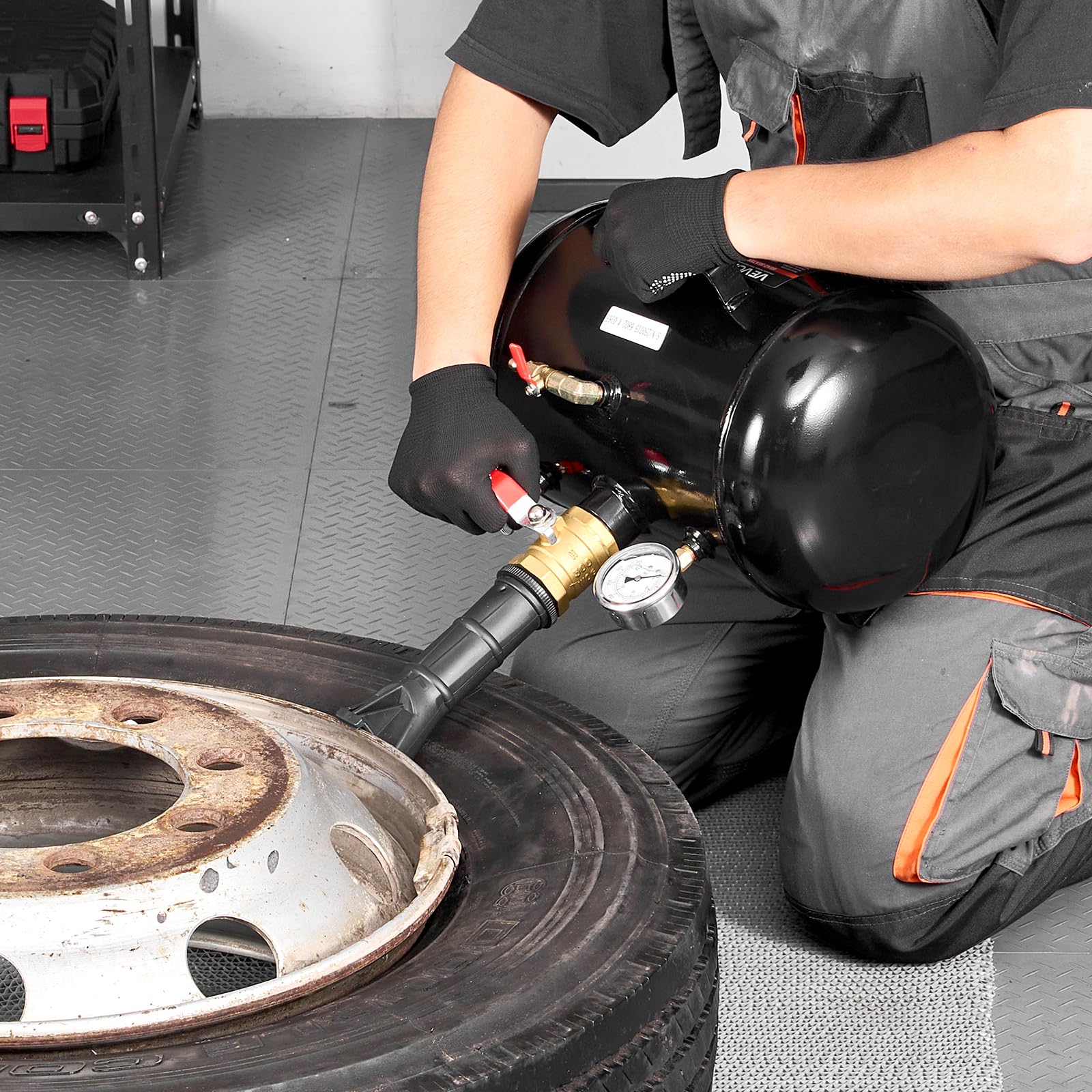 VEVOR high-strength steel cylinder close-up highlights durable construction.