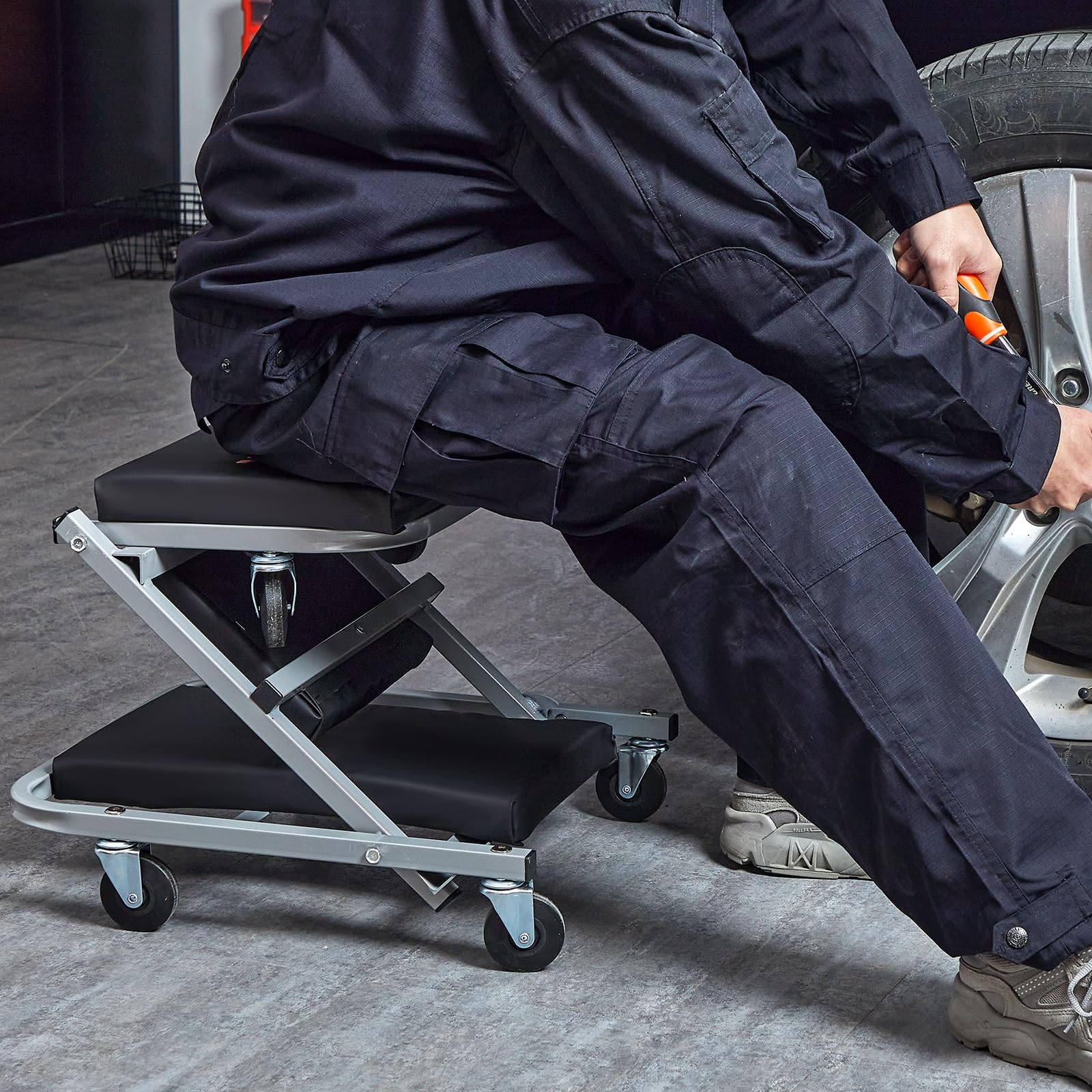 VEVOR Mechanic Creeper ideal for garage work and quick repairs