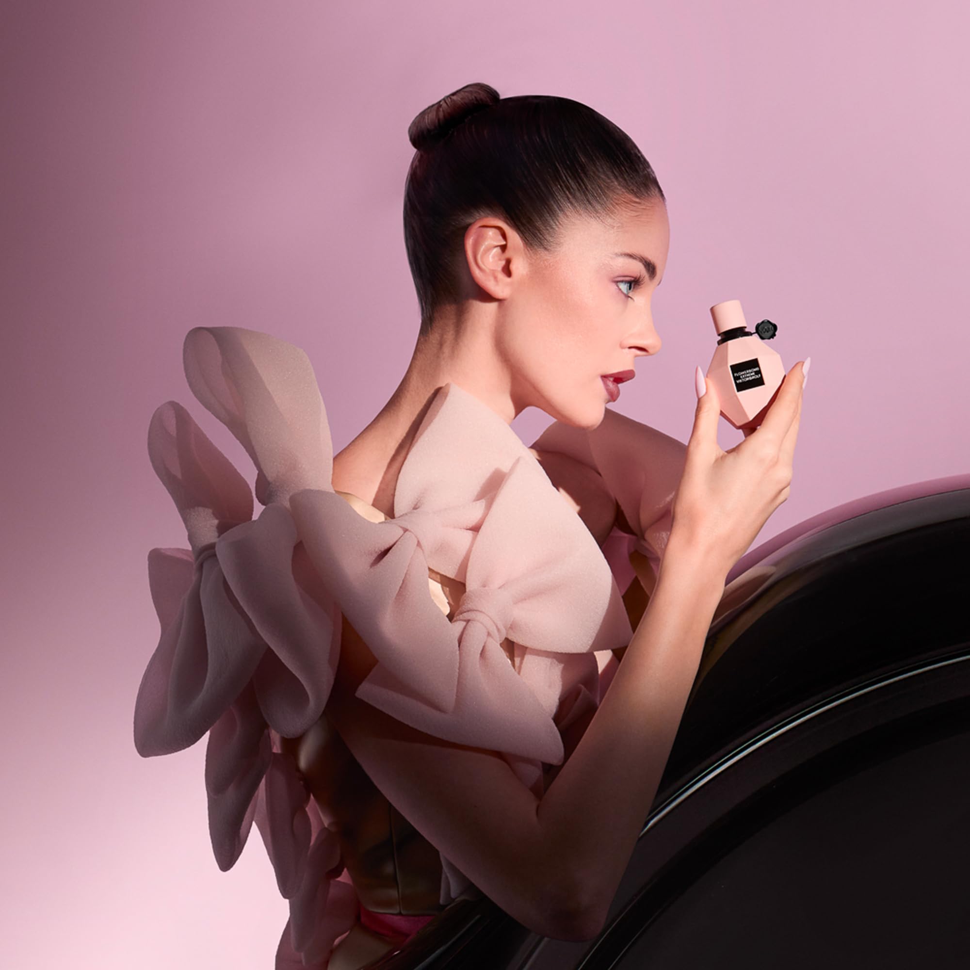Luxurious Viktor&Rolf Flowerbomb Extreme packaging and branding
