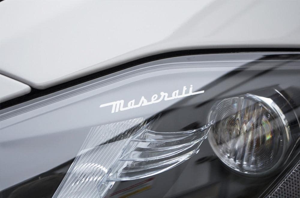 VViViD+ self-healing film resists scratches for long-lasting beauty.