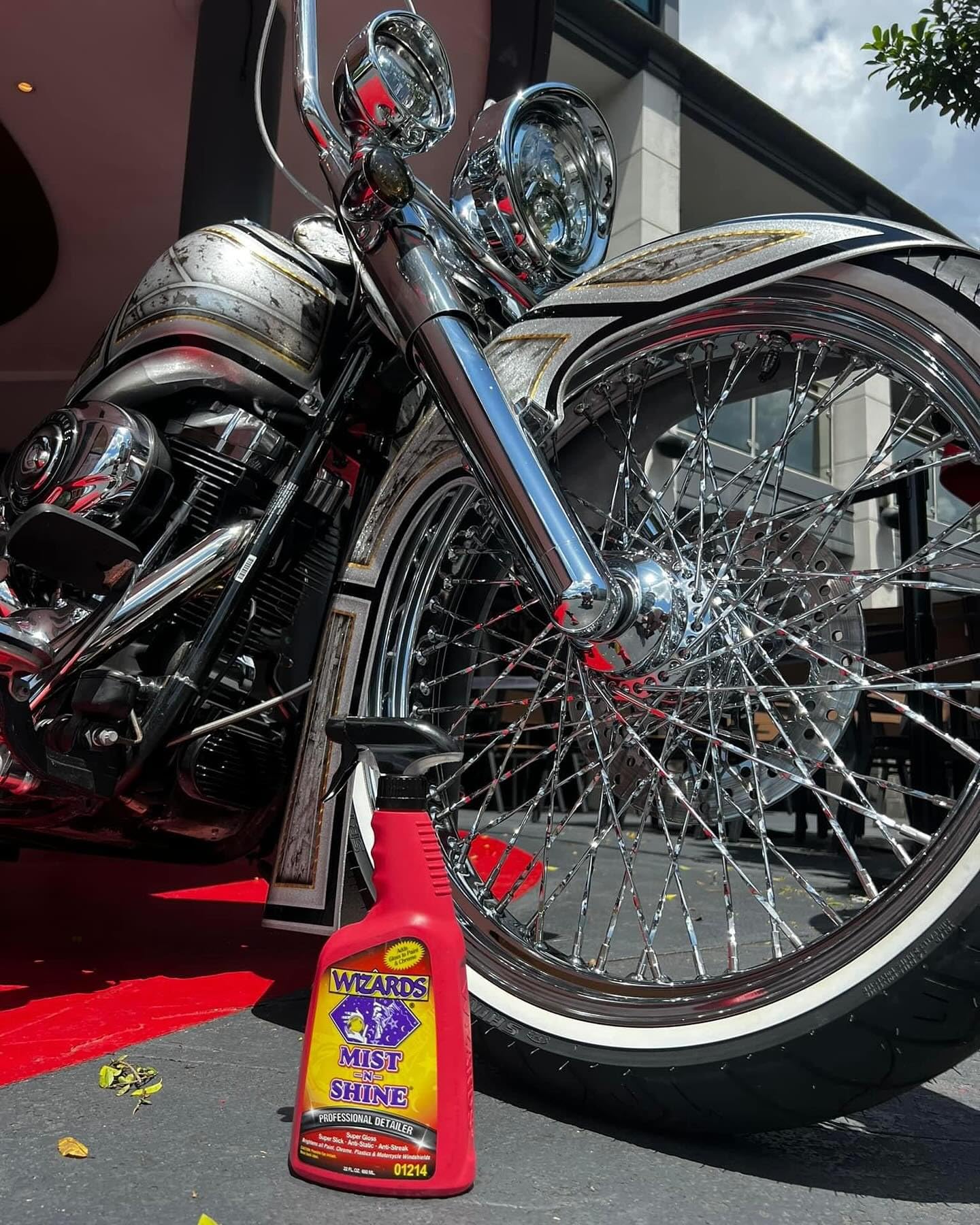 Wizards Mist and Shine spray delivering a quick, anti-static gloss on metal and paint.