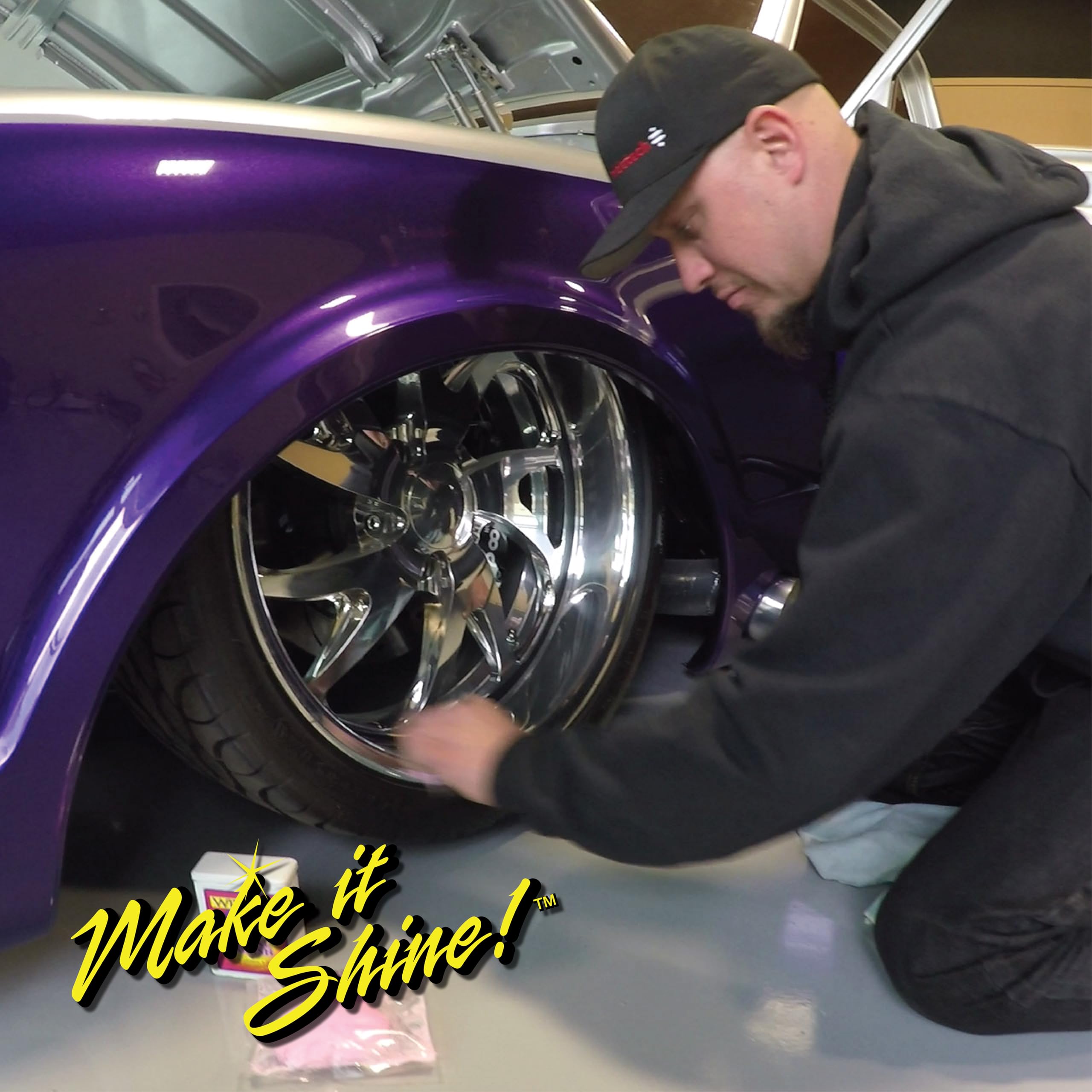 Wizards soft cotton cloth roll provides residue-free polishing.