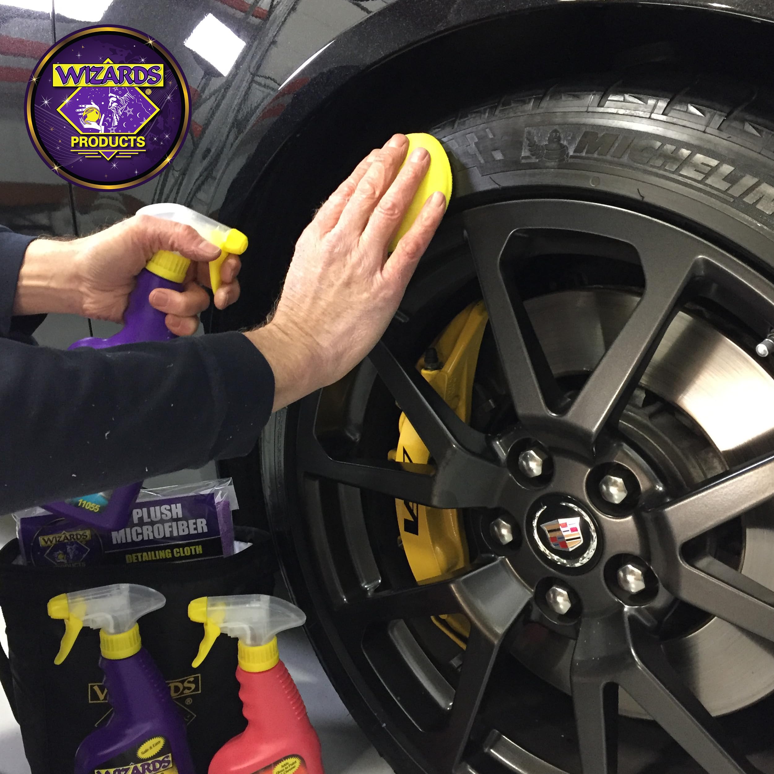 Wizards Tire and Wheel Vinyl Shine packaging with easy-to-use spray bottle.