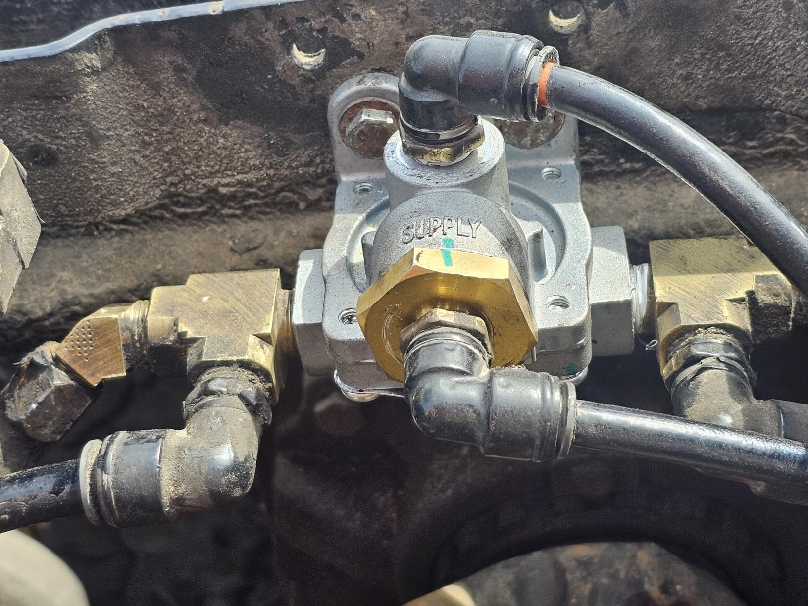 World American QR-1C valve compact height fits tight spaces for versatile installation