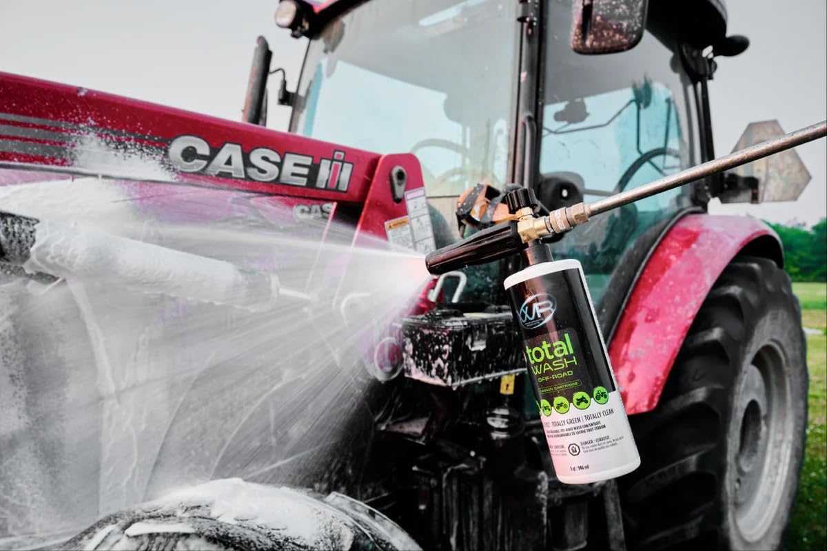 WR Performance Total Wash Off-Road Cannon close-up of biodegradable formula label