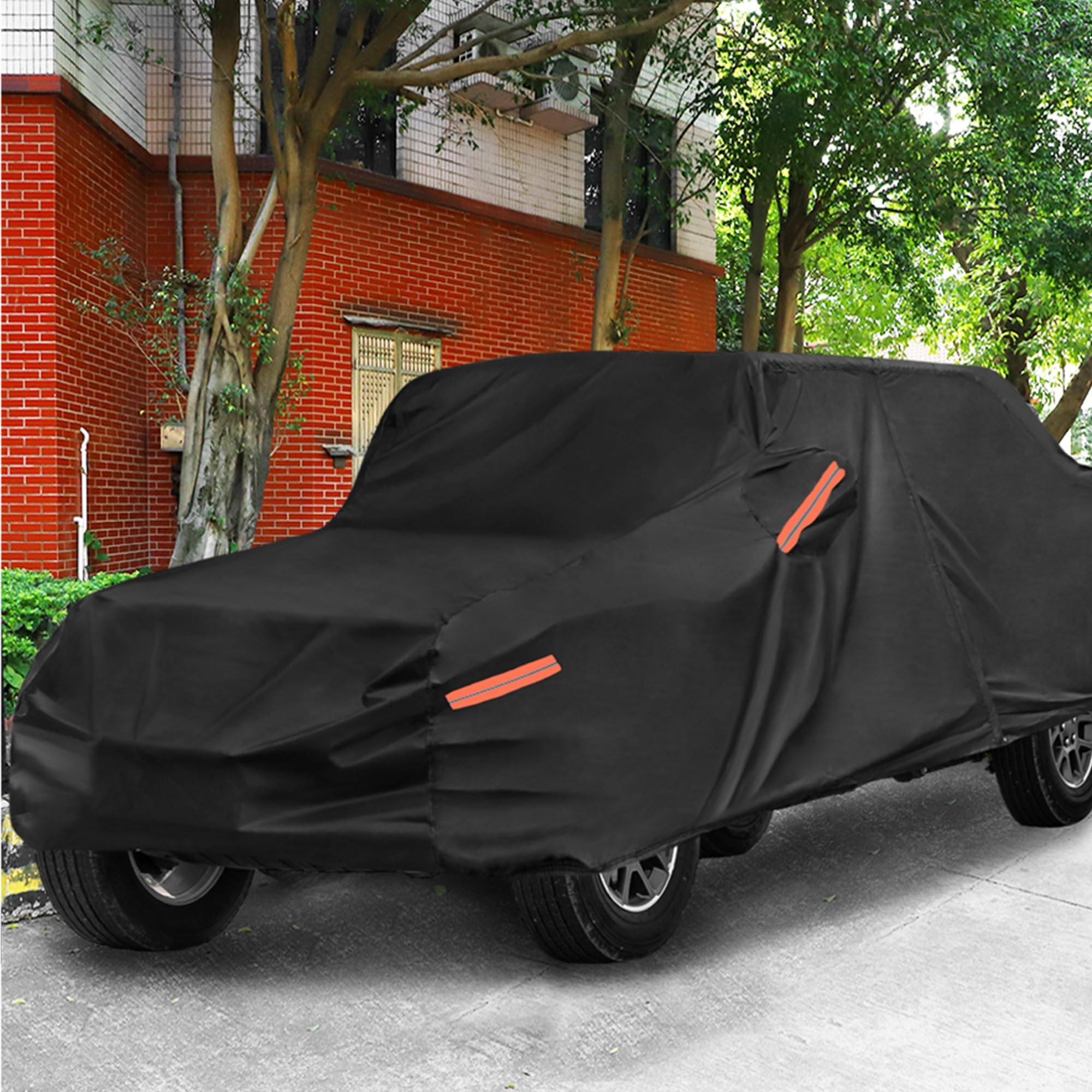 Folded cover stored in trunk for portability - X AUTOHAUX