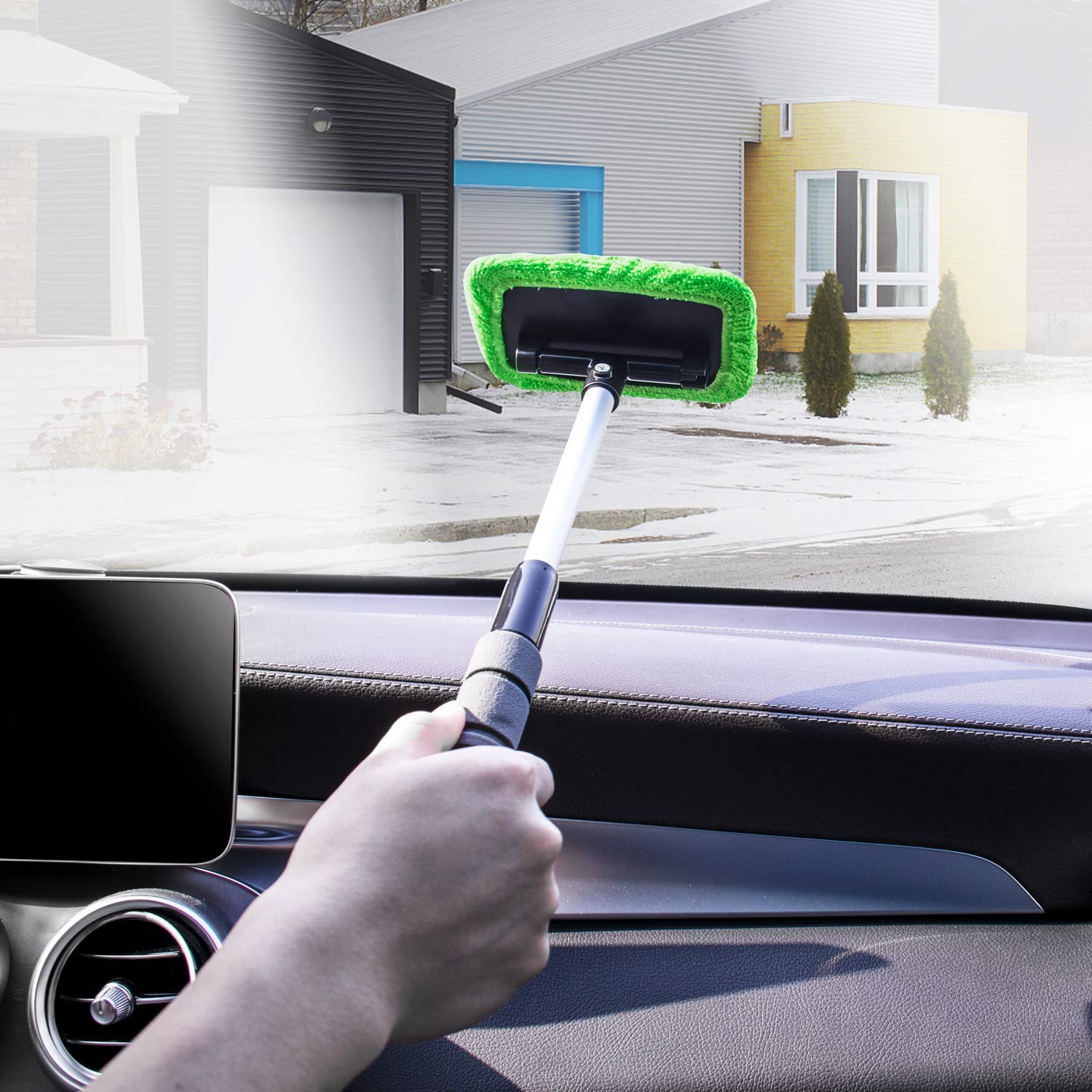 XINDELL lightweight ergonomic handle enables one-handed cleaning