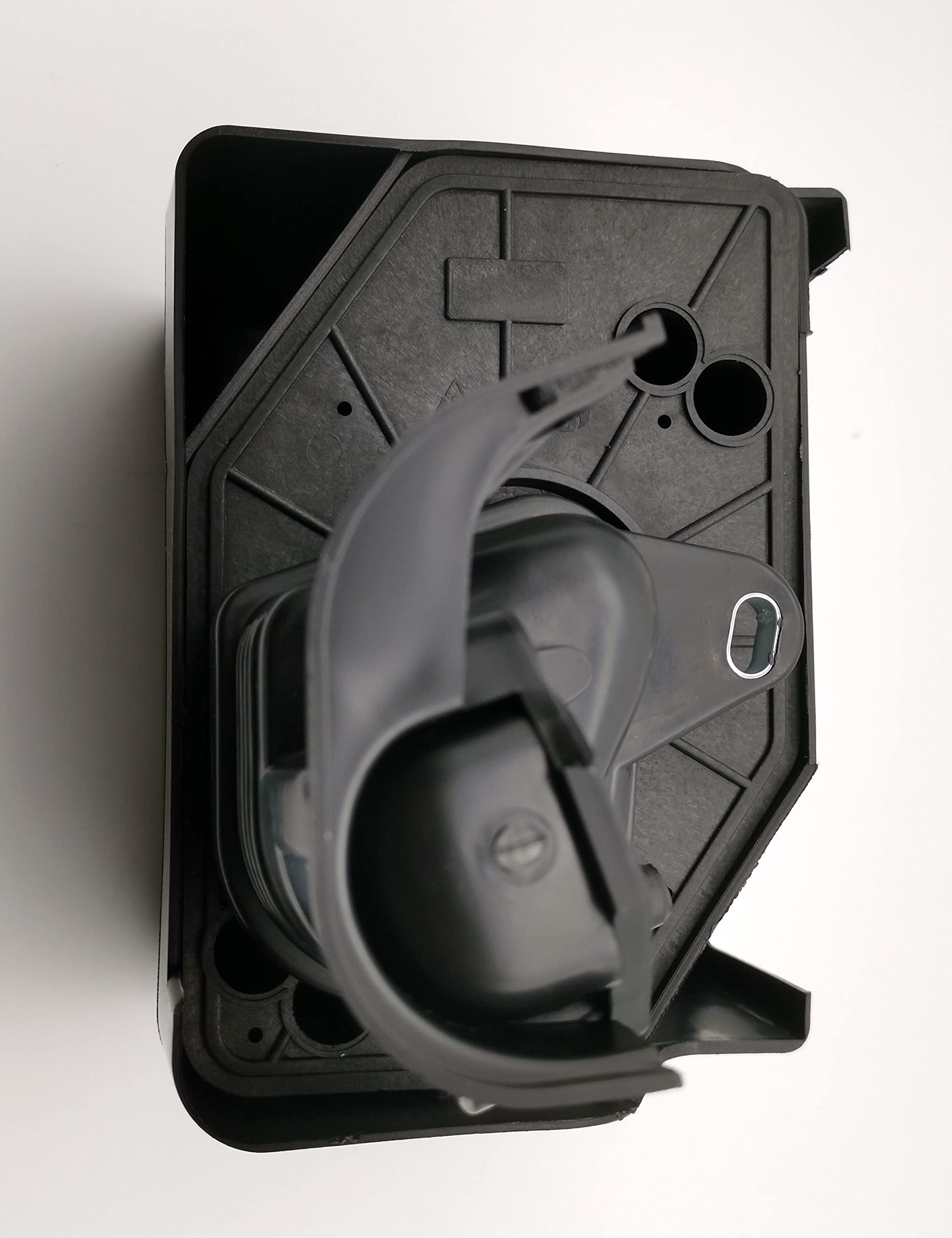Included extra AF ZE30 element for convenient replacement.