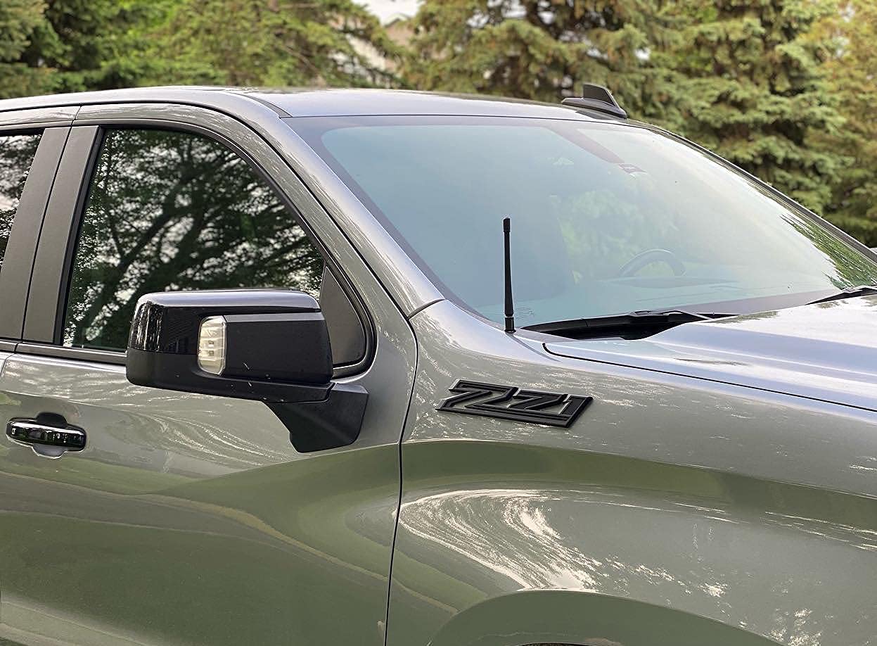 Yoaoo Z71 decal close-up shows durable plastic construction
