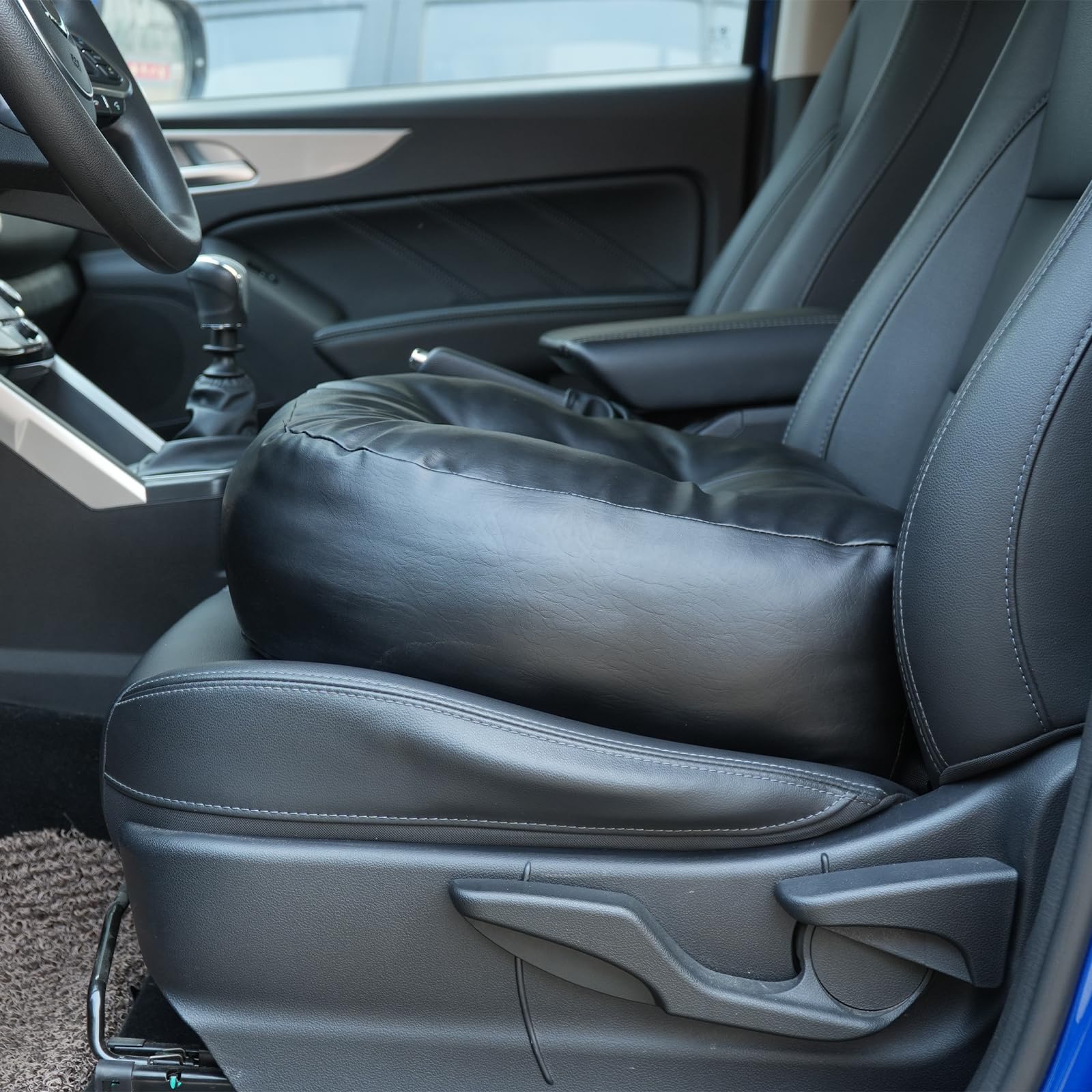 YOUFI cushion setup on chair demonstrates easy installation and stability.