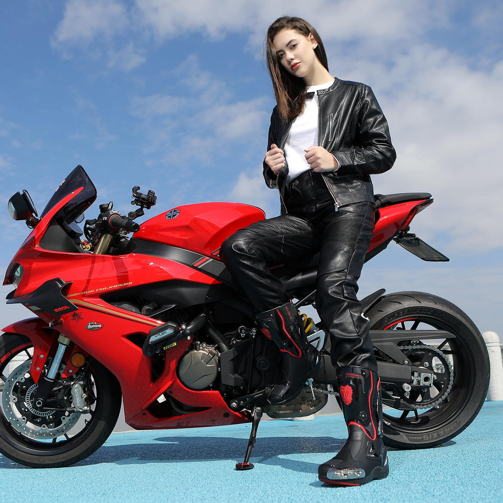 Zeozoom motorcycle boots leather texture emphasizes premium material and long wear.