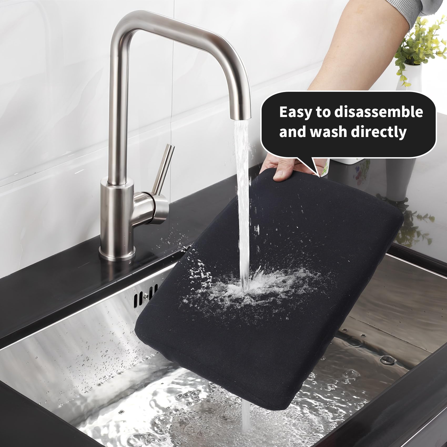 ZXCTETO spill-proof and washable cover keeps interiors clean after snacks